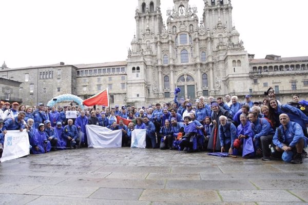 Un centenar de peregrinos llega a Santiago de Compostela retando a la diabetes