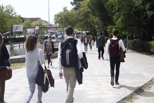 El Gobierno destinará 23,6 millones de euros para estancias de estudios entre España y países de fuera de Europa