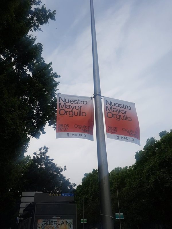El Ayuntamiento responde a Más Madrid que la campaña del Orgullo solo se modifica en banderolas para 