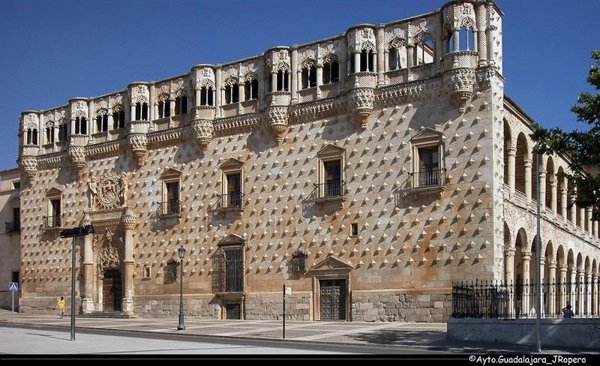 El Ministerio de Cultura adquiere el derecho de uso y vivienda del Palacio del Infantado de Guadalajara