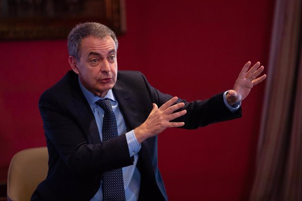 Rivera critica que Zapatero opine sobre un posible indulto a los indepedentistas y le dice que España 