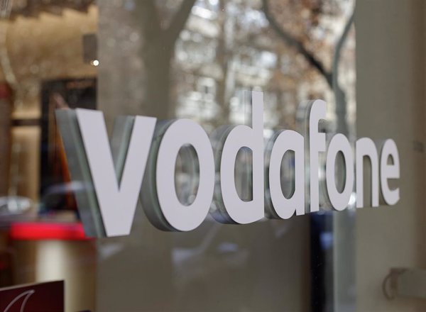 S&P pone en vigilancia 'negativa' el rating de Vodafone por la compra de activos de Liberty Global