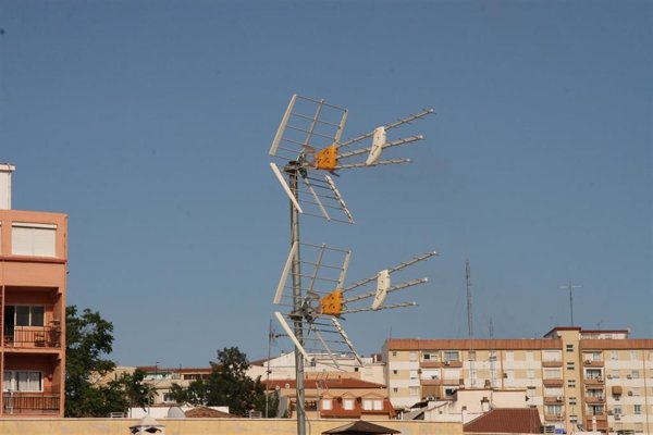 Fenitel anima a las comunidades de vecinos a dirigirse ya a las empresas instaladoras para adaptar sus antenas de TDT