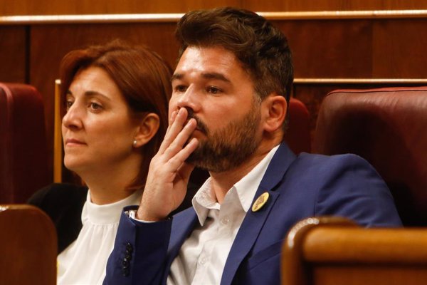 Rufián llama a PSOE y Podemos a pactar porque si no 