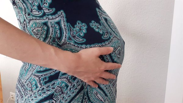 Madres de bebés nacidos en Ucrania por gestación subrogada acusan al Gobierno de haber empezado 