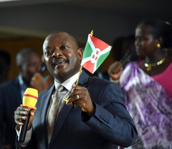 Burundi lanza una campaña de vacunación contra el ébola para sus profesionales sanitarios