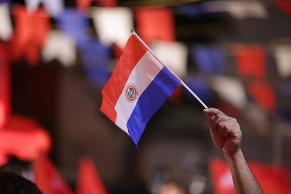 La oposición paraguaya anuncia más movilizaciones contra el presidente tras el fracaso del juicio político