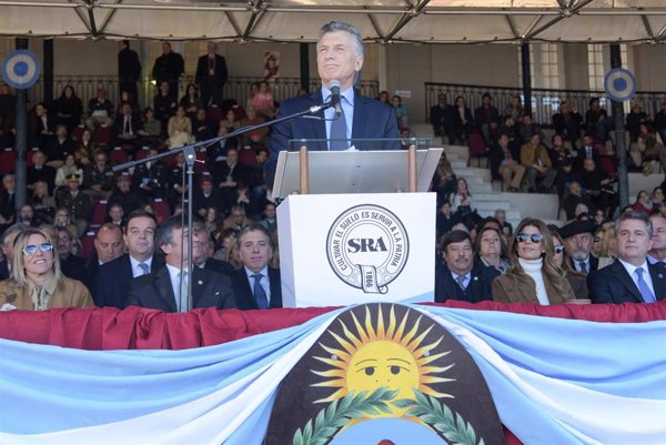 Macri y sus rivales se enfrentarán en dos debates antes de las presidenciales en Argentina