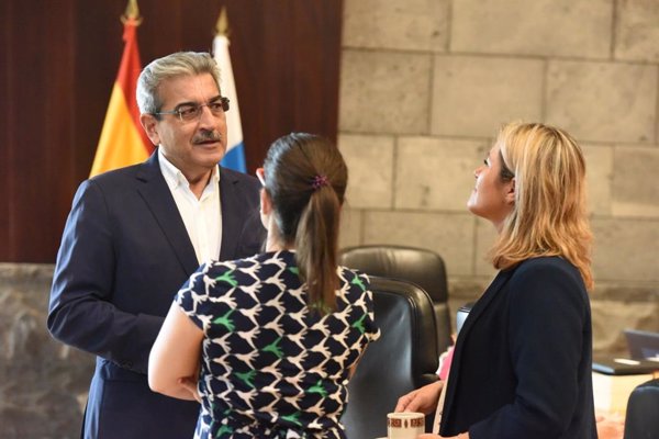 Canarias insta al Gobierno a arbitrar una fórmula para que las CCAA reciban los retrasos de la financiación autonómica