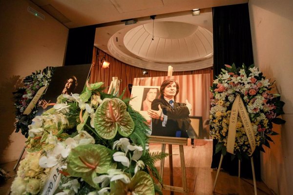 Miles de personas despiden en Madrid a Camilo Sesto recordando su éxito internacional