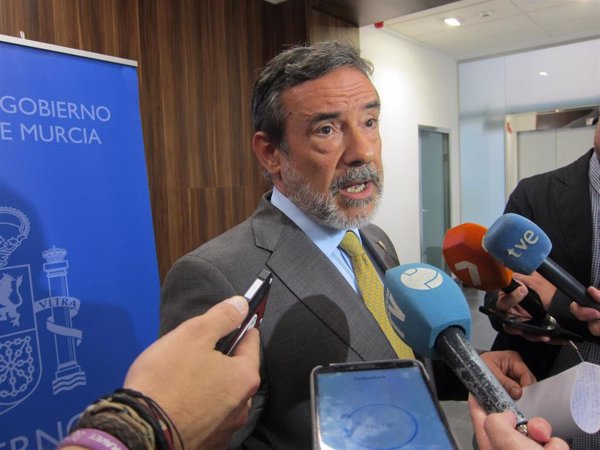 El Gobierno pide precaución ante el aviso rojo por lluvias y tormentas en Murcia este jueves y viernes