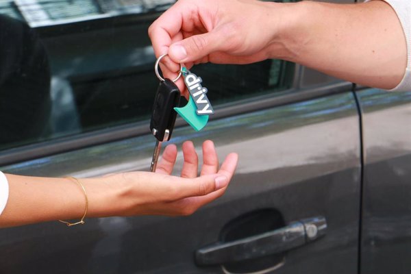 Los habitantes de Madrid y Barcelona demandan más medidas para frenar el tráfico urbano, según Drivy