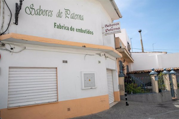 La Junta de Andalucía levanta el veto a Sabores de Paterna para vender productos pero mantiene la fábrica cerrada