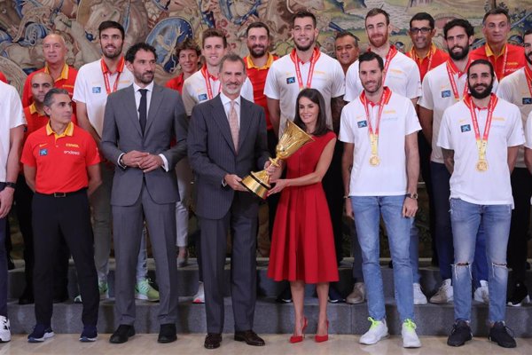 Los Reyes reciben a la selección española de baloncesto