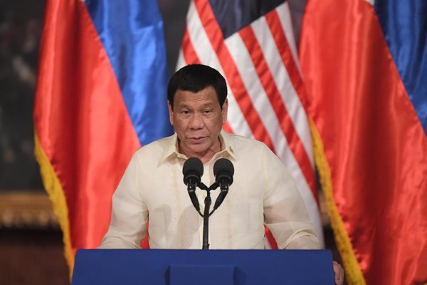 Duterte ofrece una recompensa por capturar 
