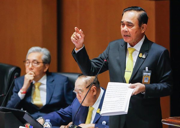 El Constitucional de Tailandia rechaza anular la toma de posesión del general Prayuth como primer ministro
