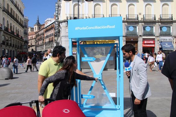 UNICEF Comité Español instala un reloj de arena en Madrid para recordar la urgencia de favorecer la 