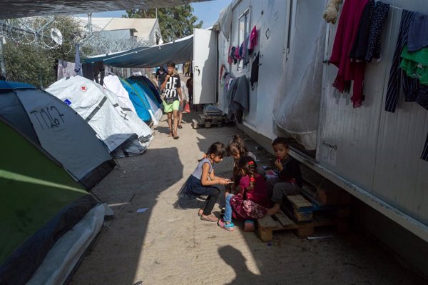 ACNUR llama a intensificar la protección de los niños refugiados y migrantes que llegan a Europa