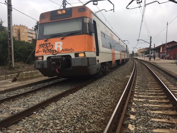 Los CDR cortan 40 minutos las vías de tren en Celrà (Girona)