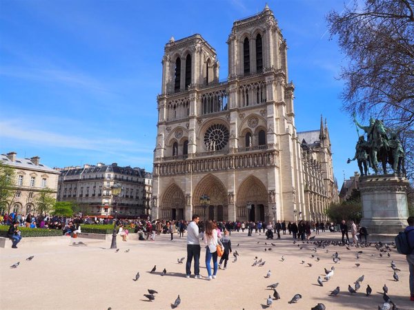 Condenadas a penas de al menos 25 años de cárcel 5 mujeres que planearon atentar con coche bomba en Notre Dame