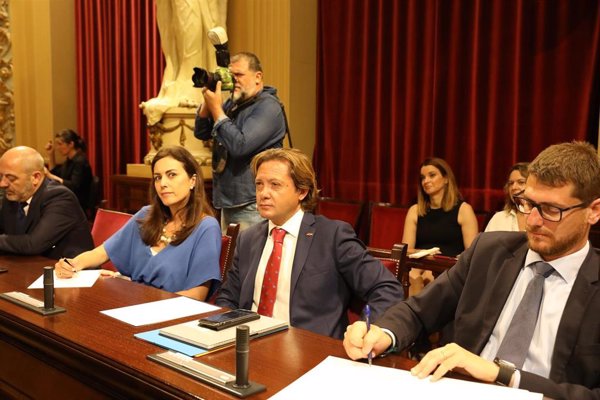 Vox acusa a Sánchez y a Armengol de fomentar una ruta de inmigración ilegal en Baleares