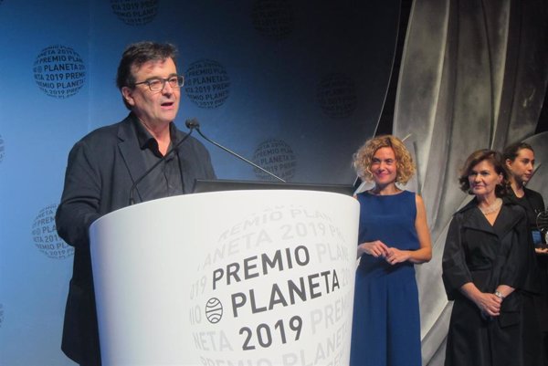 Javier Cercas (Premio Planeta) tras recoger el premio: 