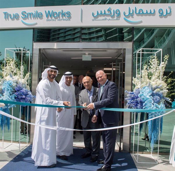 La red dental del Grupo ASISA y Faisal Holding abren su primera clínica en Emiratos Árabes Unidos