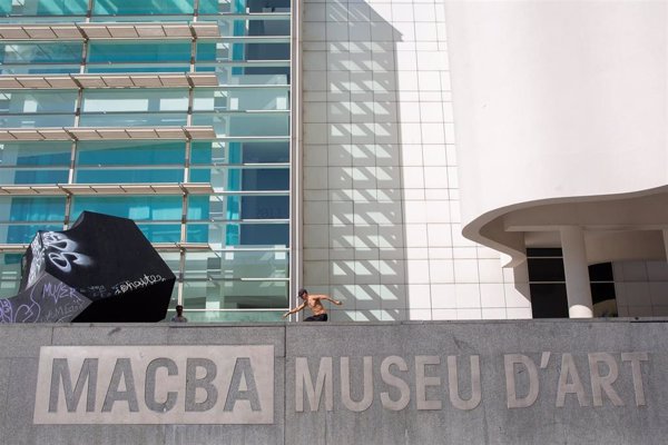 La huelga en Cataluña obliga a cerrar el acceso a la Sagrada Familia y otros museos como el Macba o el CCCB