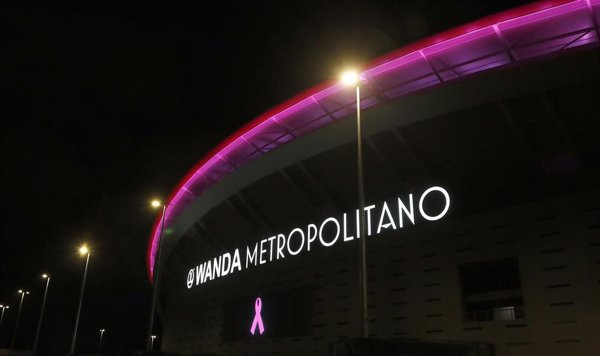 El Wanda Metropolitano se tiñe de rosa contra el cáncer de mama