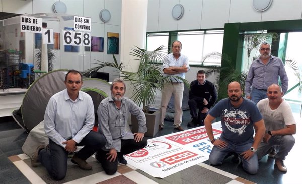 El comité de empresa de Endesa en Carboneras se encierra en su sede por el bloqueo del convenio