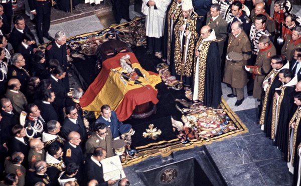 Gobierno instalará un escáner y un detector de metales para que ni la familia pueda grabar la exhumación de Franco