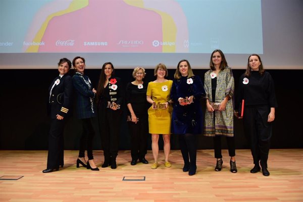 Guadalupe Sabio, Ana Pastor, Olga Felip, Joana Pastrana, Sonia Díez y Mar González, galardonadas en la VI Premios MAS
