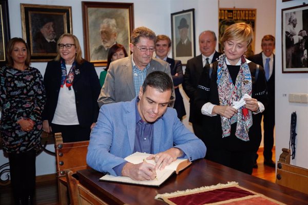 Pedro Sánchez visita la Casa Museo Unamuno de Salamanca