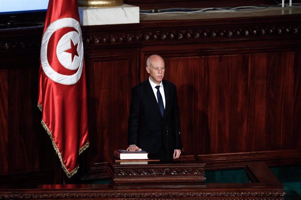 El nuevo presidente de Túnez promete combatir la corrupción y proteger a los derechos de las mujeres