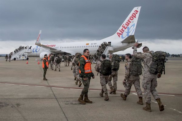 La primera rotación de 200 militares parte este martes a Líbano en una misión internacional de paz