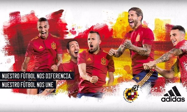 España presenta su nueva camiseta celebrando un estilo que 