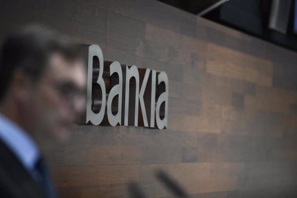 Bankia se desploma un 4,5% tras el acuerdo PSOE-Unidas Podemos y pierde 254 millones de capitalización