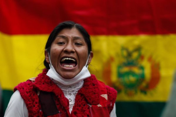 Médicos, preocupados por la situación en Bolivia de los profesionales sanitarios y el desabastecimiento de medicamentos