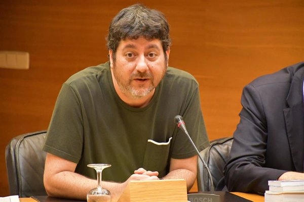 Empresarios se marchan de un Congreso en Valencia al negarse un diputado de Compromís a hablar en castellano