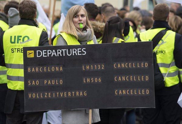 Amenazan con huelgas en Lufthansa a menos que la aerolínea ceda en la disputa salarial