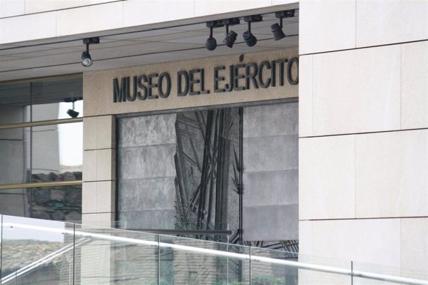 El Ministerio Defensa prohíbe exhibir símbolos que menoscaben la neutralidad institucional en el Museo del Ejército