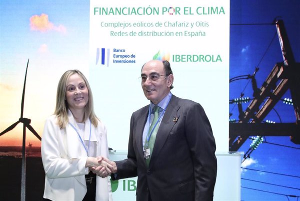 Iberdrola firma con el BEI financiación por 690 millones para renovables en Brasil y redes en España