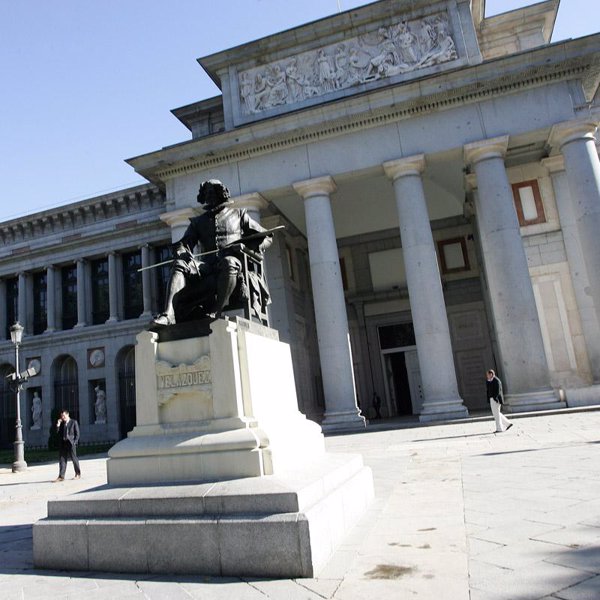 El Prado celebra el cierre del bicentenario con la proyección en 3D de un centenar de cuadros en su fachada