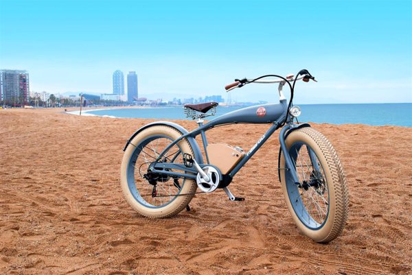 Rayvolt Bike expone sus bicicletas eléctricas retro en El Corte Inglés de Barcelona y Marbella