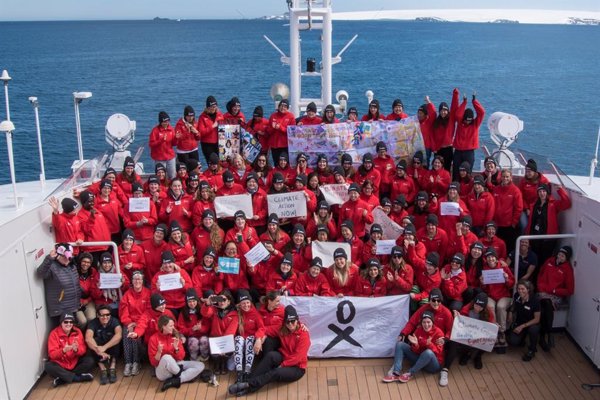 Culmina la mayor expedición femenina a la Antártida coincidiendo con el bicentenario de su descubrimiento