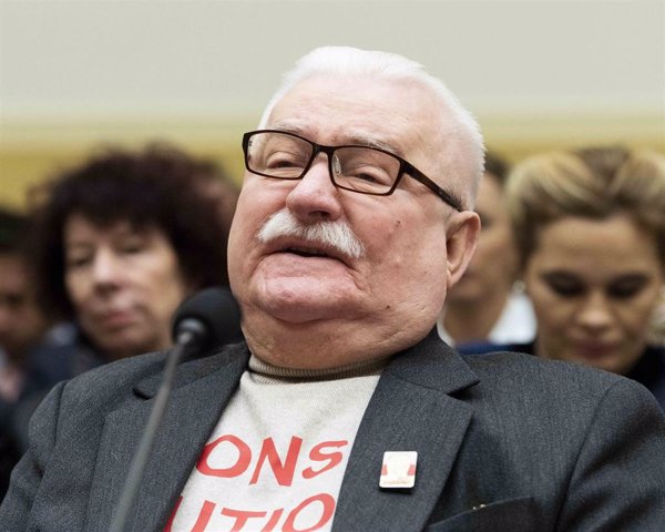 El expresidente de Polonia Lech Walesa llama a la población a protestar contra la reforma judicial del PiS