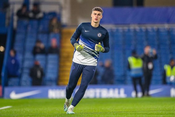 El Tottenham sanciona al aficionado que lanzó un vaso a Kepa y sigue investigando los insultos a Rudiger