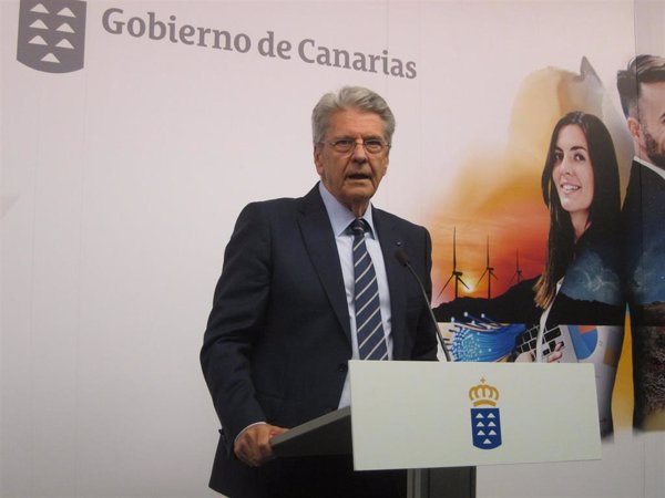 Canarias prevé la pérdida de 170.000 plazas aéreas en la temporada de invierno por la salida de Ryanair