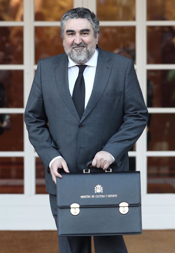 El ministro de Cultura acudirá a los Premis Gaudí, el primero del nuevo Gobierno en visitar Cataluña