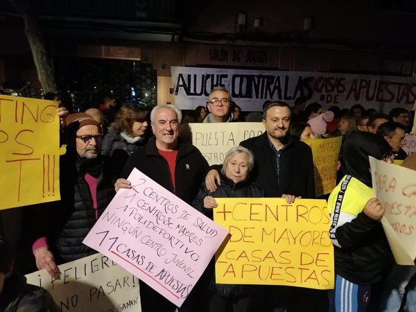 El PSOE pide el cierre de una casa de apuestas de Aluche (Madrid), situada a 25 metros de un colegio